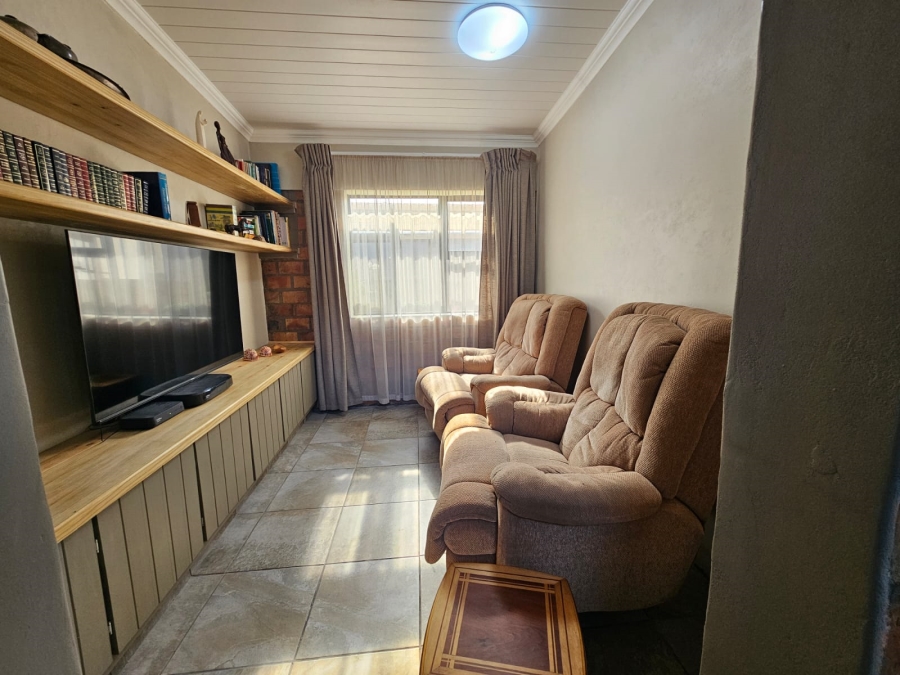 3 Bedroom Property for Sale in Stilbaai Wes Western Cape